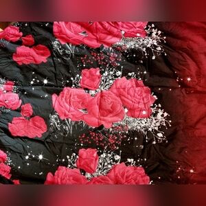 Black with Red Roses Queen Size duvet cover and 2‎ pillow shams